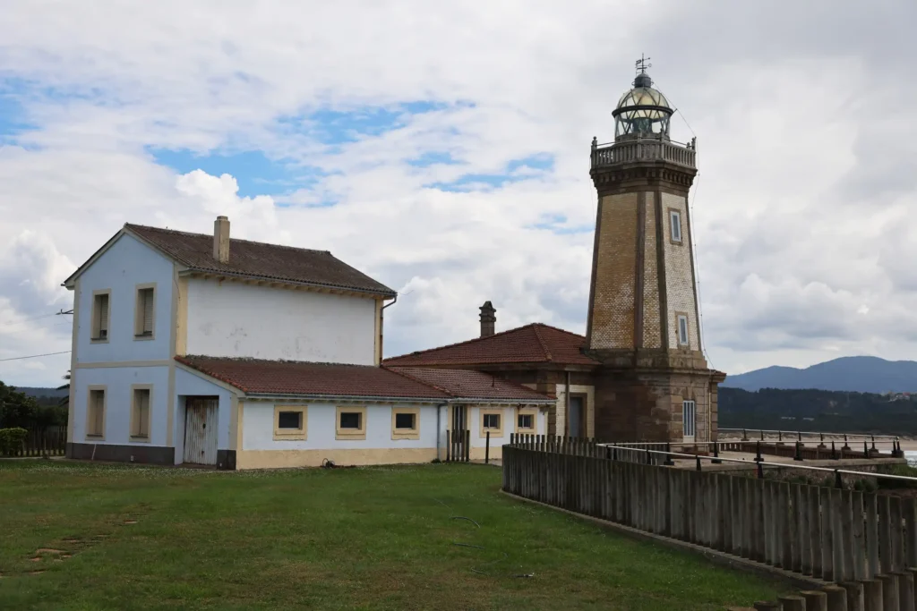 Faro de San Juan de Nieva o Faro de Avilés 5