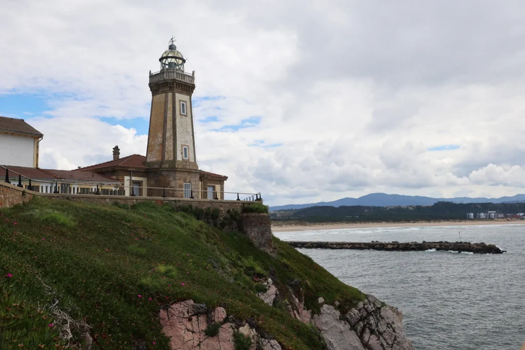 Faro de San Juan de Nieva o Faro de Avilés 7