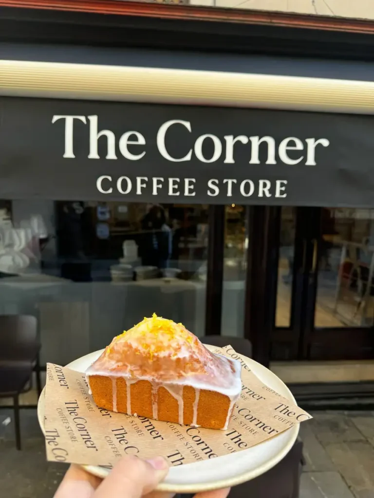 The Corner Luanco 4