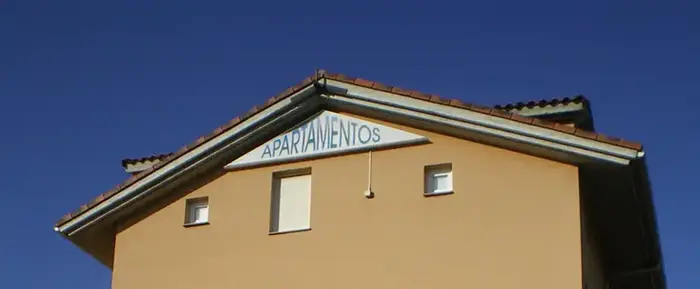 Apartamentos Bañugues Portada