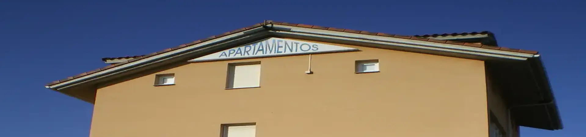 Apartamentos Bañugues Portada